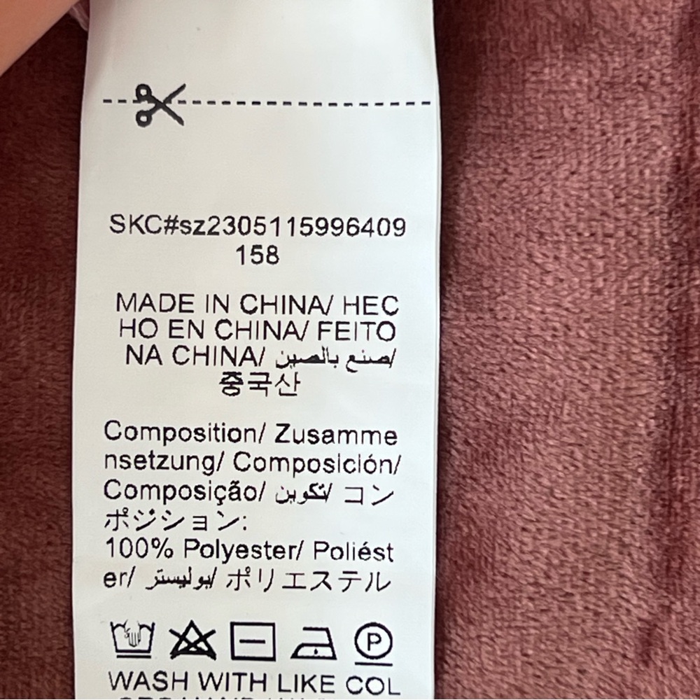 Pink Knit Sweater with Red Strawberry Design Sz Small Flutter Sleeve Soft Cozy - Picture 8 of 10